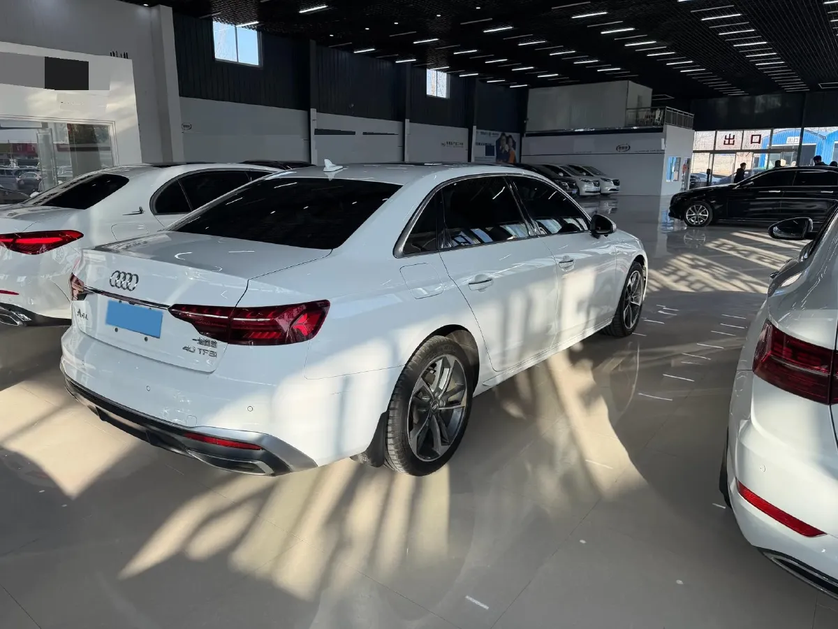 2020 Audi A4L 2.0T 190HP L4 7DCT,autocango,china used car exporter,china ev exporter,chinese used car exporter,chinese used ev exporter