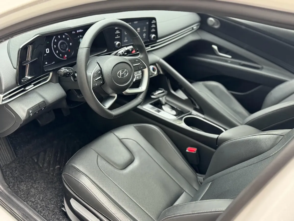 2022 Hyundai Elantra 1.5L 115HP L4 CVT,autocango,china used car exporter,china ev exporter,chinese used car exporter,chinese used ev exporter