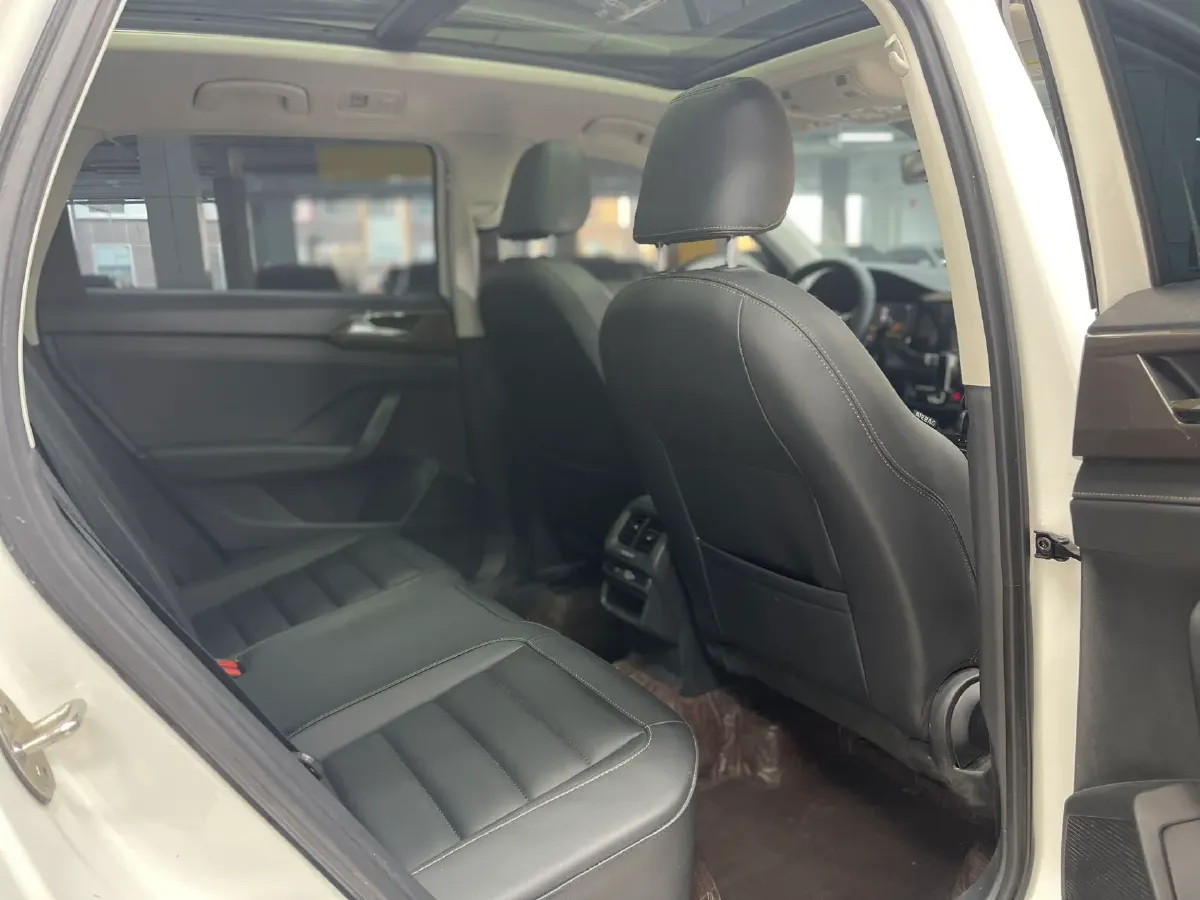 2022 Ford Transit 2.0T 202HP L4 6AT,autocango,china used car exporter,china ev exporter,chinese used car exporter,chinese used ev exporter