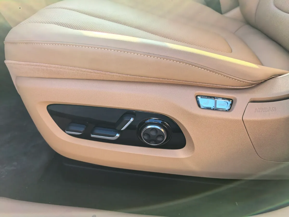 2026 Luxeed R7 REEV 156HP REEV,autocango,china used car exporter,china ev exporter,chinese used car exporter,chinese used ev exporter