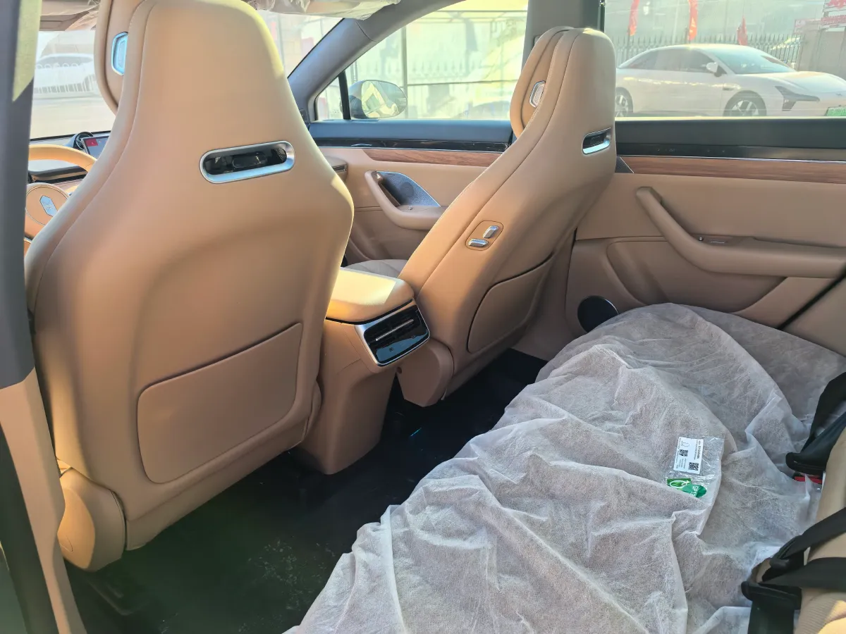 2026 Luxeed R7 REEV 156HP REEV,autocango,china used car exporter,china ev exporter,chinese used car exporter,chinese used ev exporter