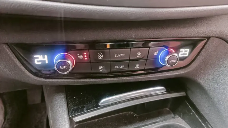 2019 Buick Regal 1.5T 170HP L4 9AT,autocango,china used car exporter,china ev exporter,chinese used car exporter,chinese used ev exporter