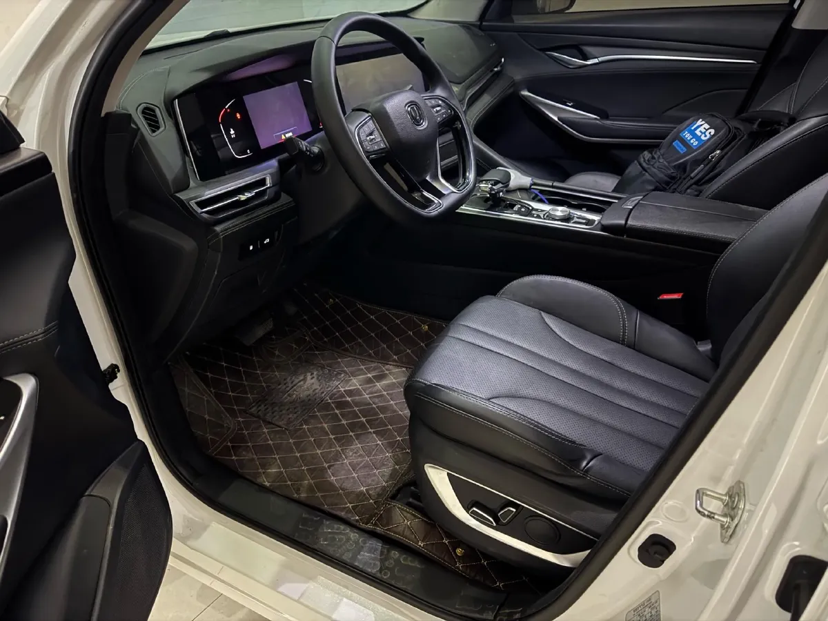 2021 ChangAn CS75 Plus 1.5T 178HP L4 6AT,autocango,china used car exporter,china ev exporter,chinese used car exporter,chinese used ev exporter