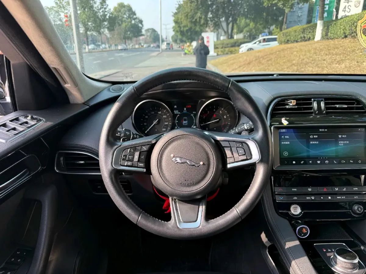 2020 Jaguar F-PACE 2.0T 250HP L4 8AT,autocango,china used car exporter,china ev exporter,chinese used car exporter,chinese used ev exporter