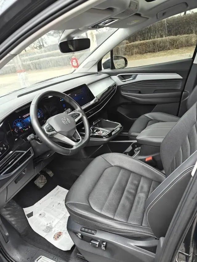 2023 Volkswagen Talagon 2.0T 220HP L4 7DCT,autocango,china used car exporter,china ev exporter,chinese used car exporter,chinese used ev exporter