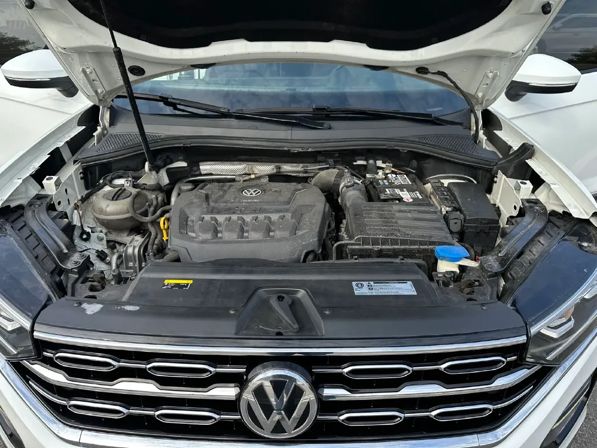 2019 Jeep Cherokee 2.0T 234HP L4 9AT,autocango,china used car exporter,china ev exporter,chinese used car exporter,chinese used ev exporter