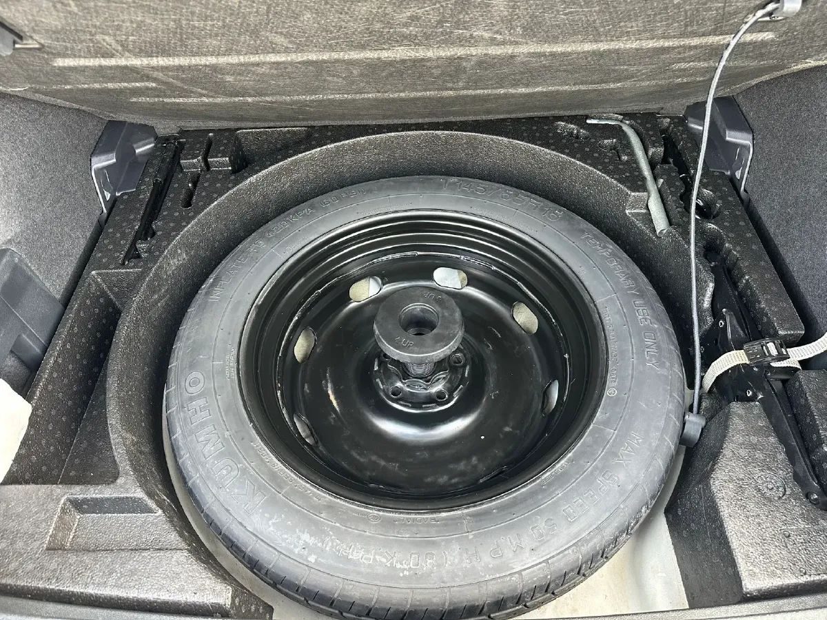 2019 Jeep Cherokee 2.0T 234HP L4 9AT,autocango,china used car exporter,china ev exporter,chinese used car exporter,chinese used ev exporter