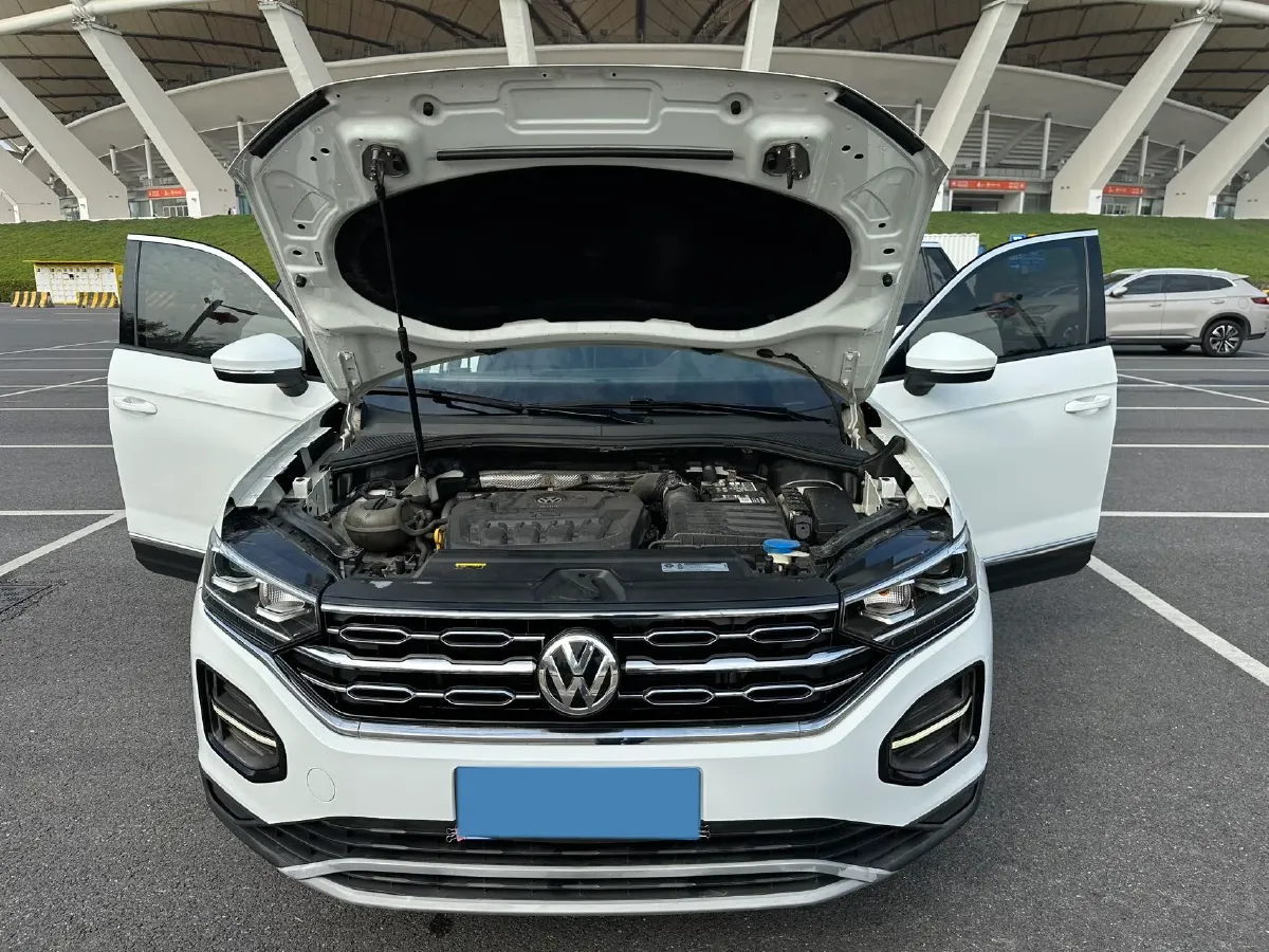 2019 Jeep Cherokee 2.0T 234HP L4 9AT,autocango,china used car exporter,china ev exporter,chinese used car exporter,chinese used ev exporter