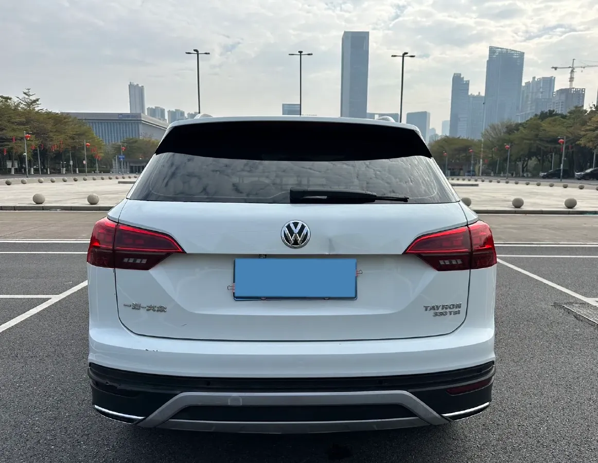 2019 Jeep Cherokee 2.0T 234HP L4 9AT,autocango,china used car exporter,china ev exporter,chinese used car exporter,chinese used ev exporter