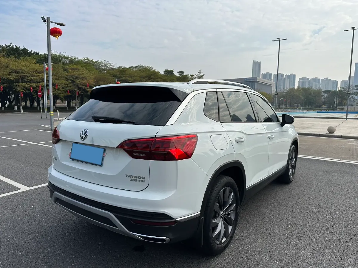 2019 Jeep Cherokee 2.0T 234HP L4 9AT,autocango,china used car exporter,china ev exporter,chinese used car exporter,chinese used ev exporter