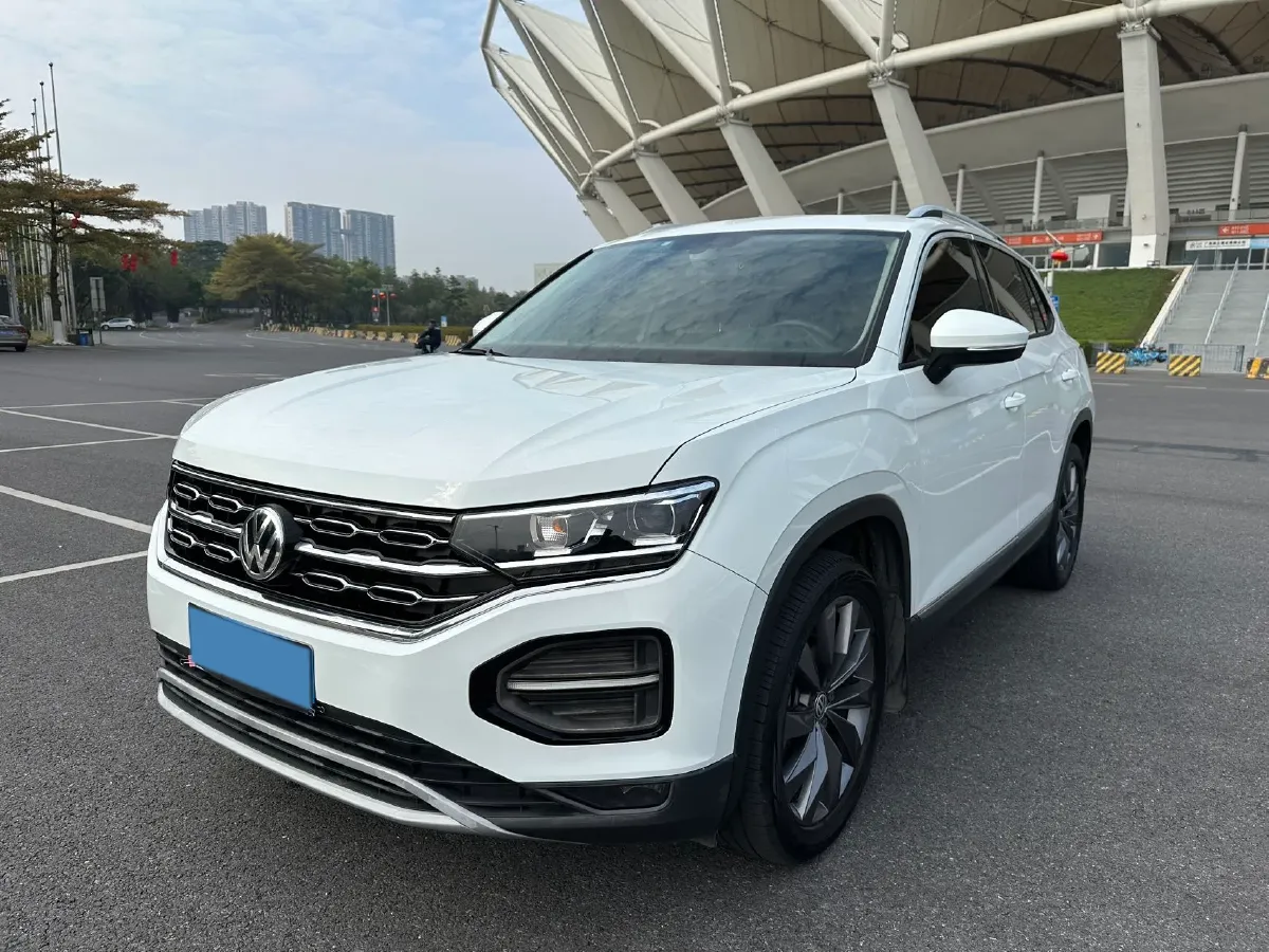2019 Jeep Cherokee 2.0T 234HP L4 9AT,autocango,china used car exporter,china ev exporter,chinese used car exporter,chinese used ev exporter