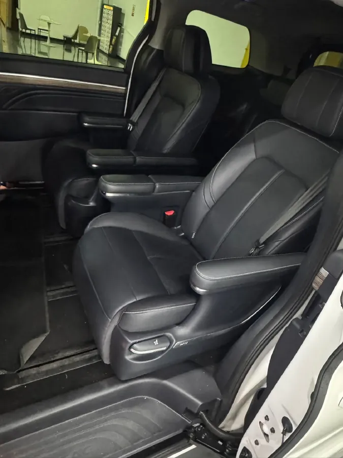 2023 GAC Trumpchi M8 2.0T 252HP L4 8AT,autocango,china used car exporter,china ev exporter,chinese used car exporter,chinese used ev exporter