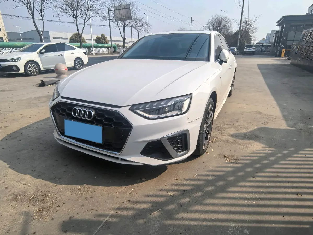 2024 Audi A4L 2.0T 190HP L4 7DCT,autocango,china used car exporter,china ev exporter,chinese used car exporter,chinese used ev exporter