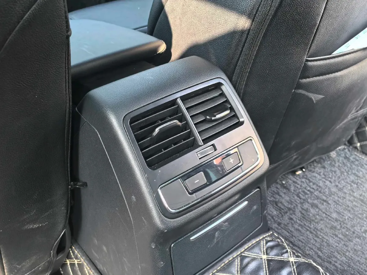 2024 Audi A4L 2.0T 190HP L4 7DCT,autocango,china used car exporter,china ev exporter,chinese used car exporter,chinese used ev exporter