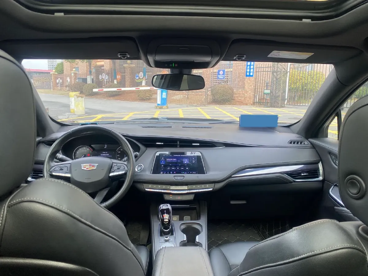 2021 Cadillac XT4 2.0T 237HP L4 9AT,autocango,china used car exporter,china ev exporter,chinese used car exporter,chinese used ev exporter