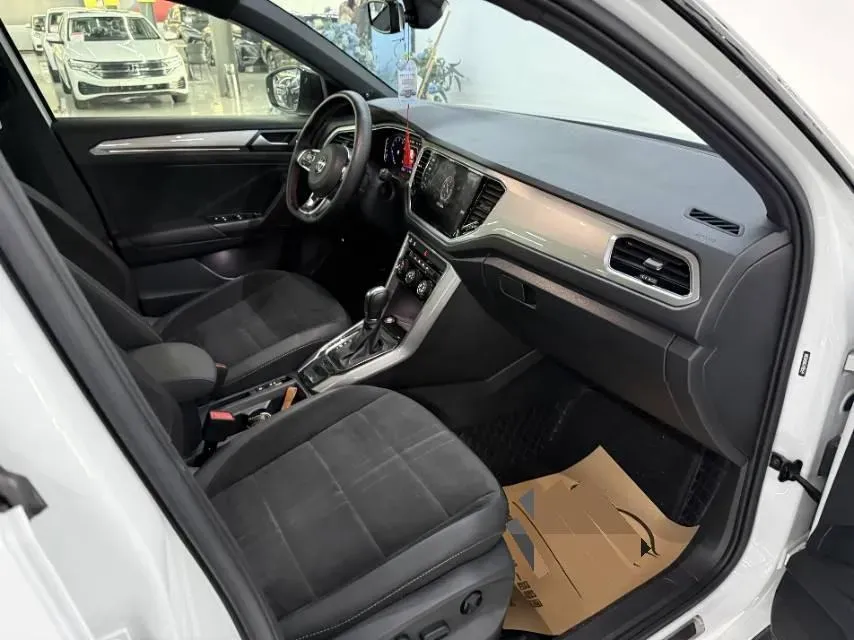 2022 Volkswagen T-Roc 1.4T 150HP L4 7DCT,autocango,china used car exporter,china ev exporter,chinese used car exporter,chinese used ev exporter
