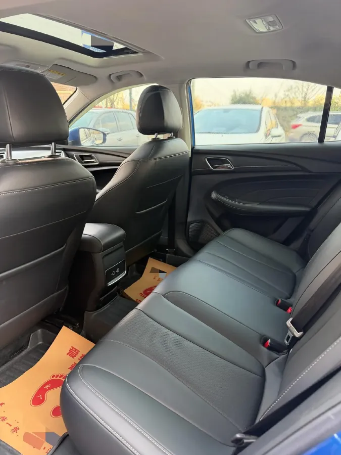 2019 Roewe i5 1.5L 120HP L4 5MT,autocango,china used car exporter,china ev exporter,chinese used car exporter,chinese used ev exporter