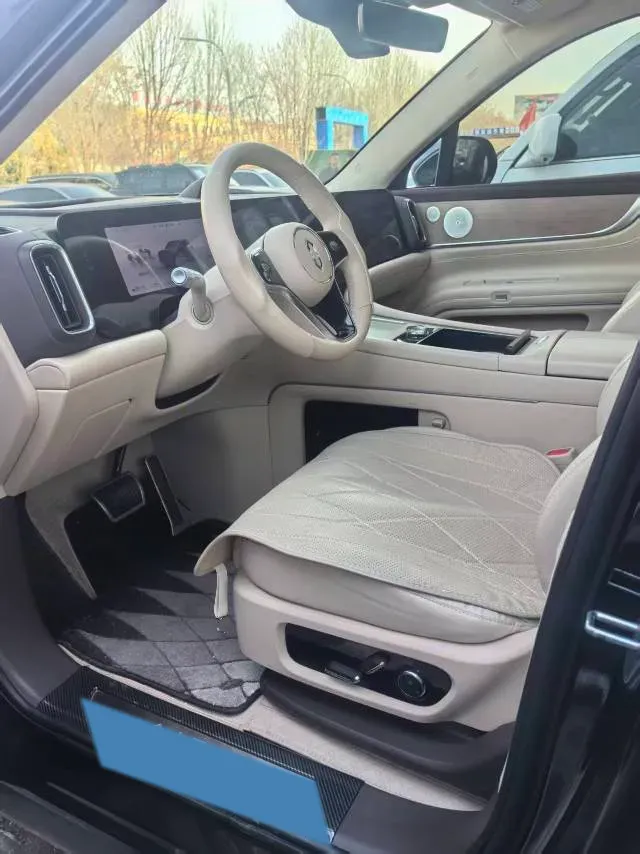 2024 AITO AITO M9 1.5T 152HP L4 REEV 42KWH,autocango,china used car exporter,china ev exporter,chinese used car exporter,chinese used ev exporter