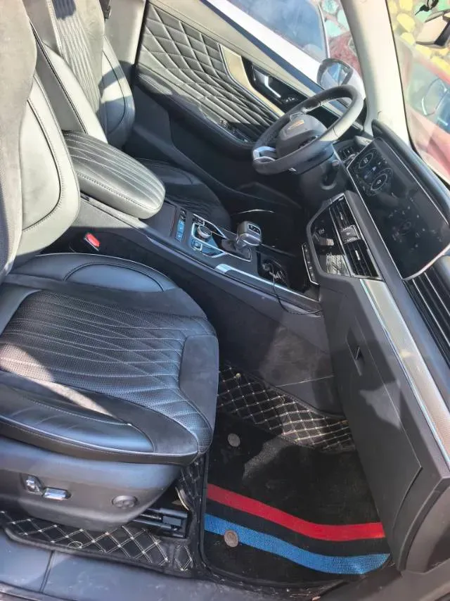 2022 HongQi HS5 2.0T 224HP L4 6AT,autocango,china used car exporter,china ev exporter,chinese used car exporter,chinese used ev exporter