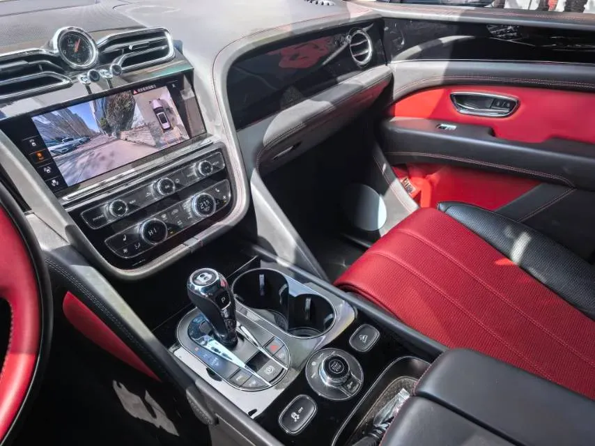 2021 Bentley Bentayga 4.0T 550HP V8 8AT,autocango,china used car exporter,china ev exporter,chinese used car exporter,chinese used ev exporter