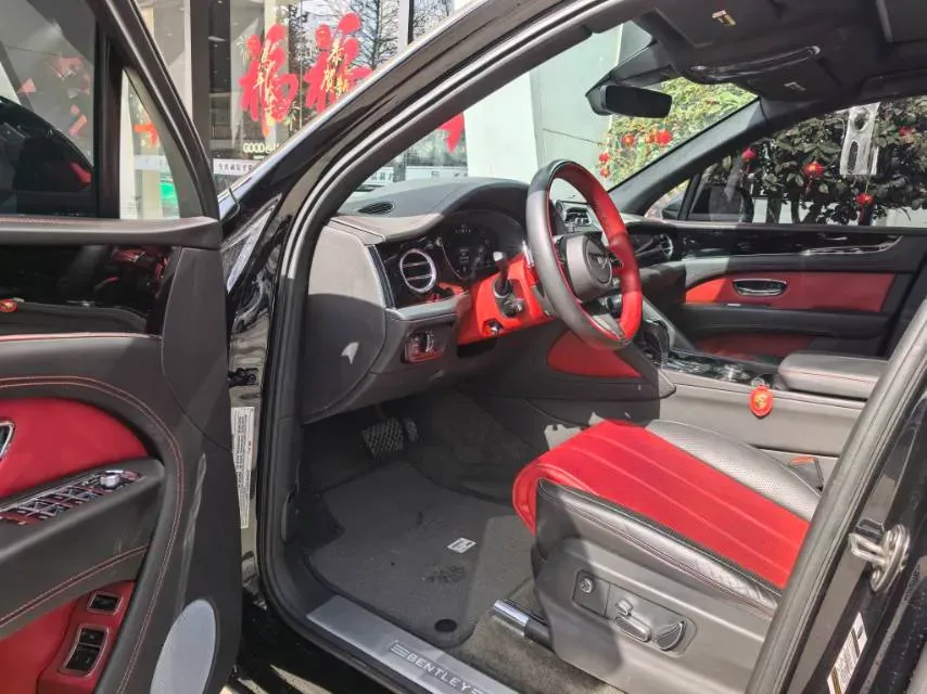 2021 Bentley Bentayga 4.0T 550HP V8 8AT,autocango,china used car exporter,china ev exporter,chinese used car exporter,chinese used ev exporter