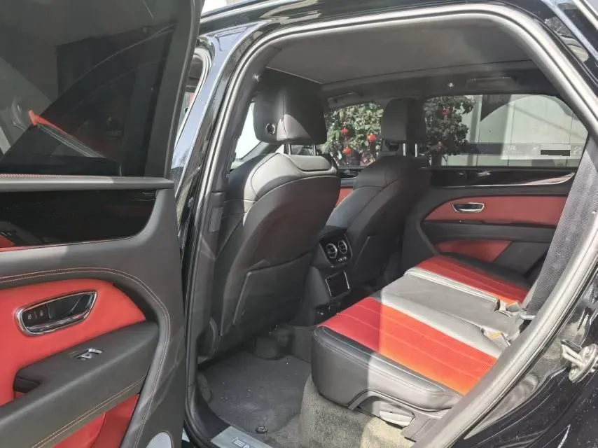 2021 Bentley Bentayga 4.0T 550HP V8 8AT,autocango,china used car exporter,china ev exporter,chinese used car exporter,chinese used ev exporter