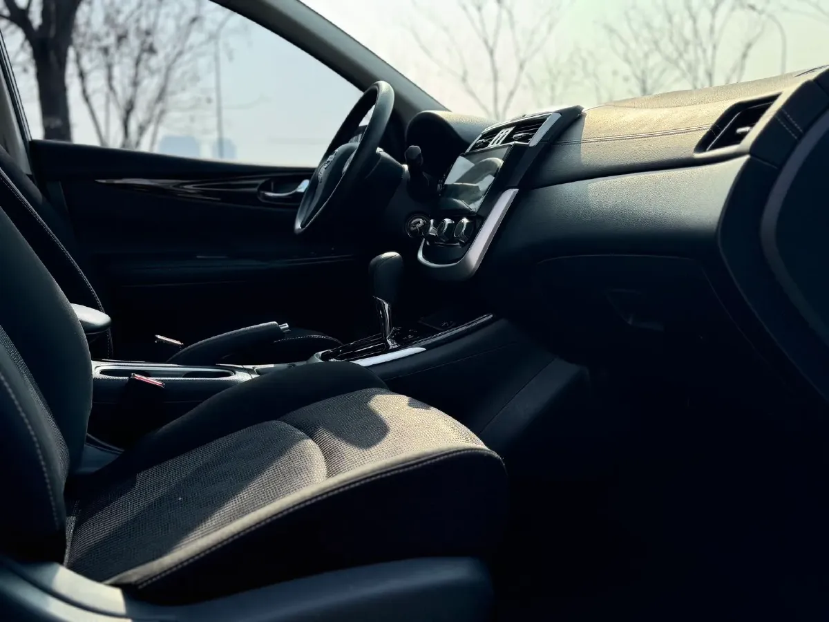 2021 Nissan Tiida 1.6L 122HP L4 CVT,autocango,china used car exporter,china ev exporter,chinese used car exporter,chinese used ev exporter