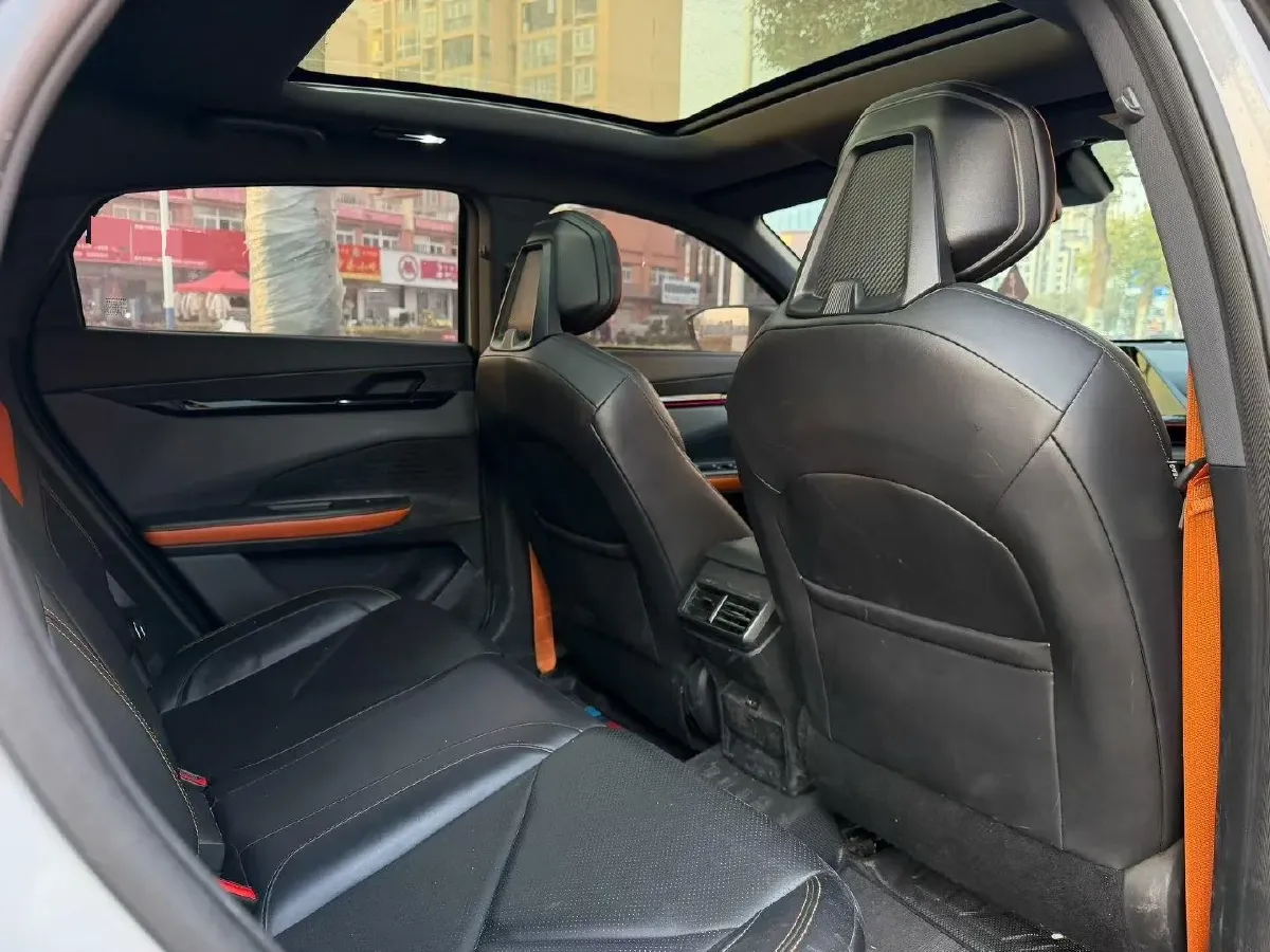 2022 ChangAn UNI-V 1.5T 188HP L4 7DCT,autocango,china used car exporter,china ev exporter,chinese used car exporter,chinese used ev exporter