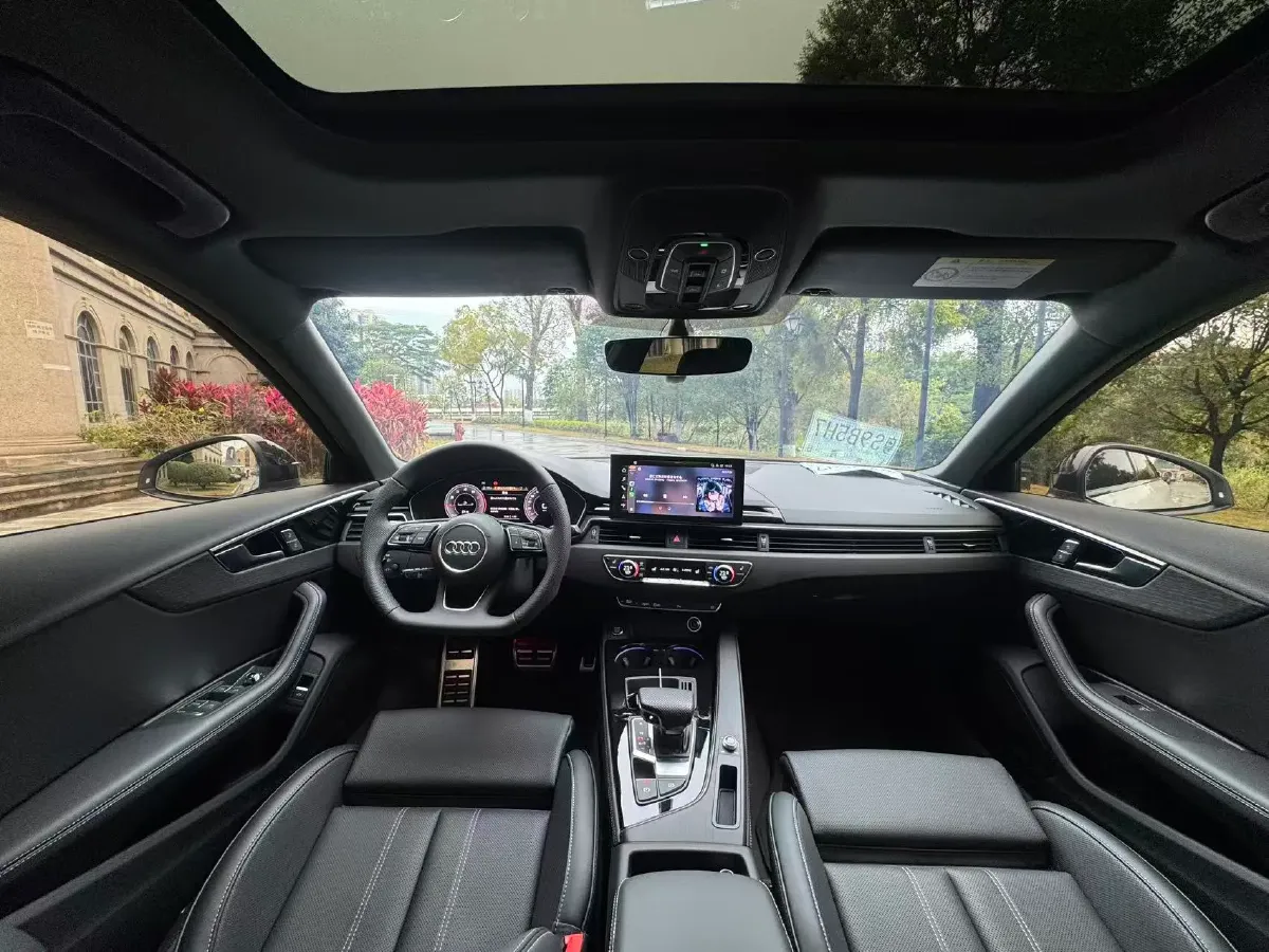 2023 Audi A4L 2.0T 190HP L4 7DCT,autocango,china used car exporter,china ev exporter,chinese used car exporter,chinese used ev exporter