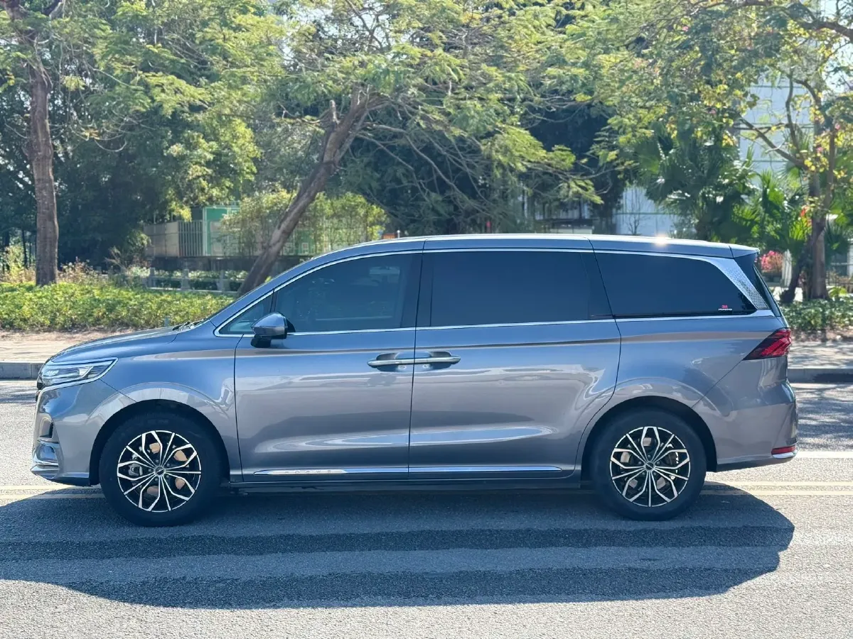 2022 Roewe iMAX8 BEV 90KWH,autocango,china used car exporter,china ev exporter,chinese used car exporter,chinese used ev exporter