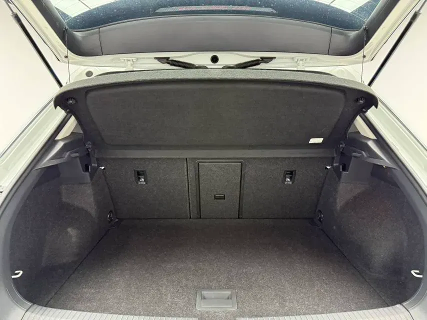 2022 Volkswagen T-Roc 1.4T 150HP L4 7DCT,autocango,china used car exporter,china ev exporter,chinese used car exporter,chinese used ev exporter