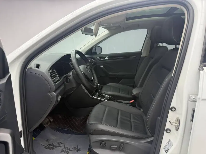 2022 Volkswagen T-Roc 1.4T 150HP L4 7DCT,autocango,china used car exporter,china ev exporter,chinese used car exporter,chinese used ev exporter