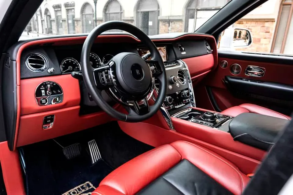 2018 Rolls-Royce Cullinan 6.7T 571HP V12 8AT,autocango,china used car exporter,china ev exporter,chinese used car exporter,chinese used ev exporter