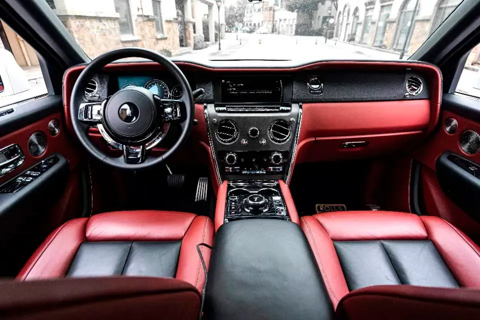 2018 Rolls-Royce Cullinan 6.7T 571HP V12 8AT,autocango,china used car exporter,china ev exporter,chinese used car exporter,chinese used ev exporter