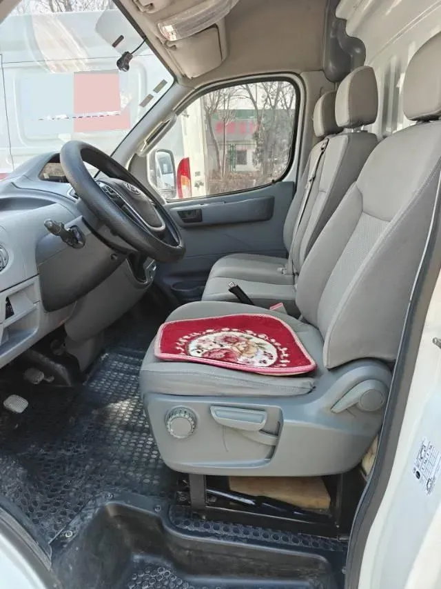 2021 MAXUS XinTu V80 2.0T 127HP L4 6MT,autocango,china used car exporter,china ev exporter,chinese used car exporter,chinese used ev exporter