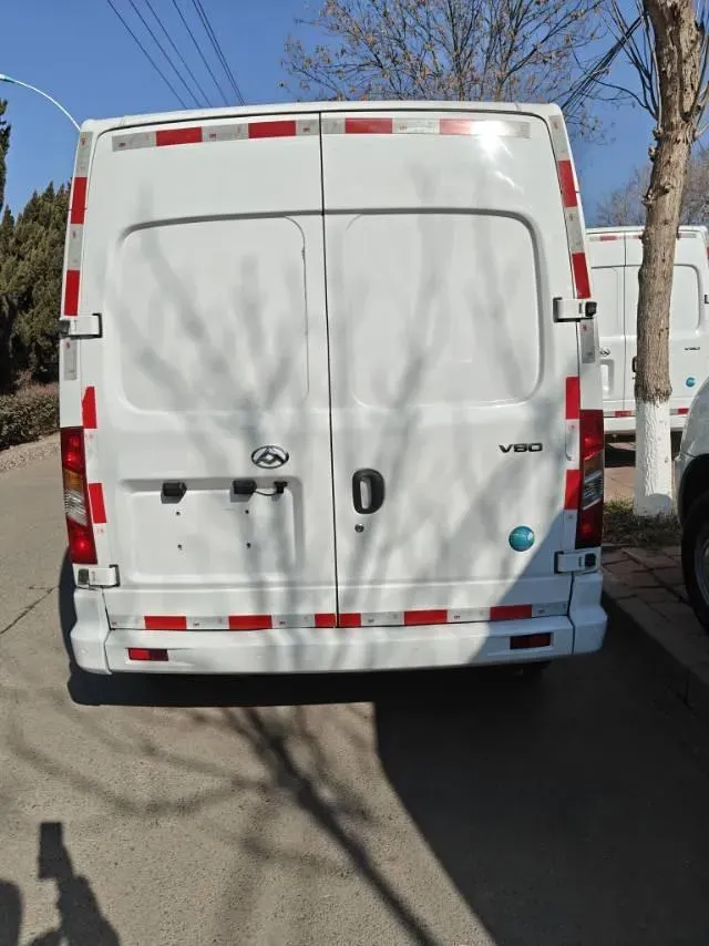 2021 MAXUS XinTu V80 2.0T 127HP L4 6MT,autocango,china used car exporter,china ev exporter,chinese used car exporter,chinese used ev exporter