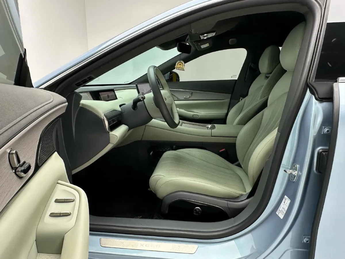 2024 Jaguar E-PACE 1.5T 200HP L3 8AT,autocango,china used car exporter,china ev exporter,chinese used car exporter,chinese used ev exporter