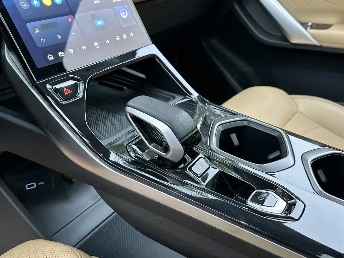 2023 Geely StarRay 1.5T 181HP L4 7DCT,autocango,china used car exporter,china ev exporter,chinese used car exporter,chinese used ev exporter