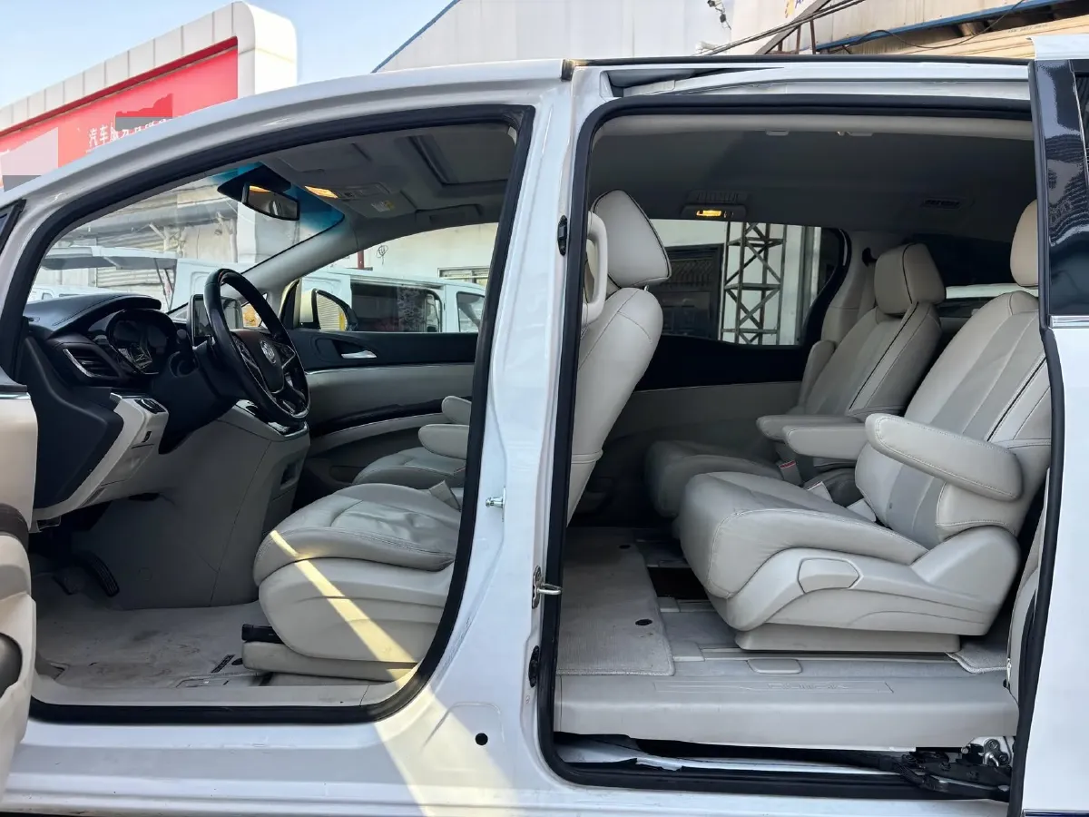 2021 Buick GL8 2.0T 237HP L4 9AT,autocango,china used car exporter,china ev exporter,chinese used car exporter,chinese used ev exporter