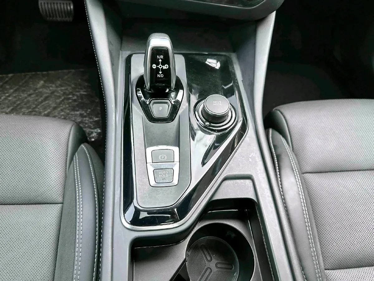 2022 LYNK&CO 03 1.5T 180HP L3 7DCT,autocango,china used car exporter,china ev exporter,chinese used car exporter,chinese used ev exporter