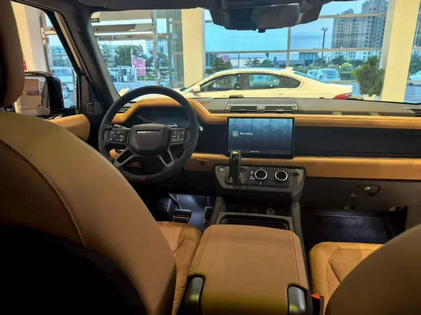 2024 Land Rover Defender 5.0T 525HP V8 8AT,autocango,china used car exporter,china ev exporter,chinese used car exporter,chinese used ev exporter