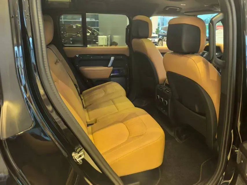 2024 Land Rover Defender 5.0T 525HP V8 8AT,autocango,china used car exporter,china ev exporter,chinese used car exporter,chinese used ev exporter