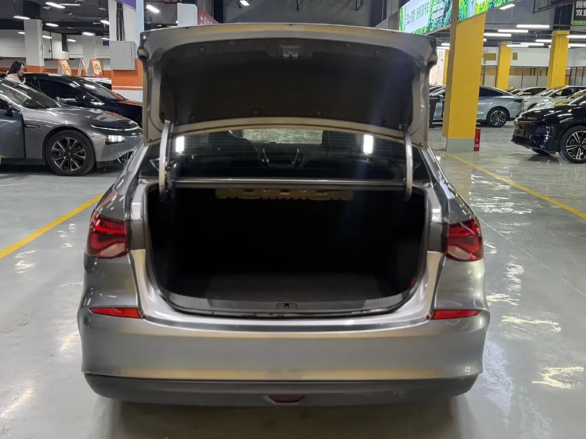 2019 Chevrolet Monza 1.0T 125HP L3 6DCT,autocango,china used car exporter,china ev exporter,chinese used car exporter,chinese used ev exporter