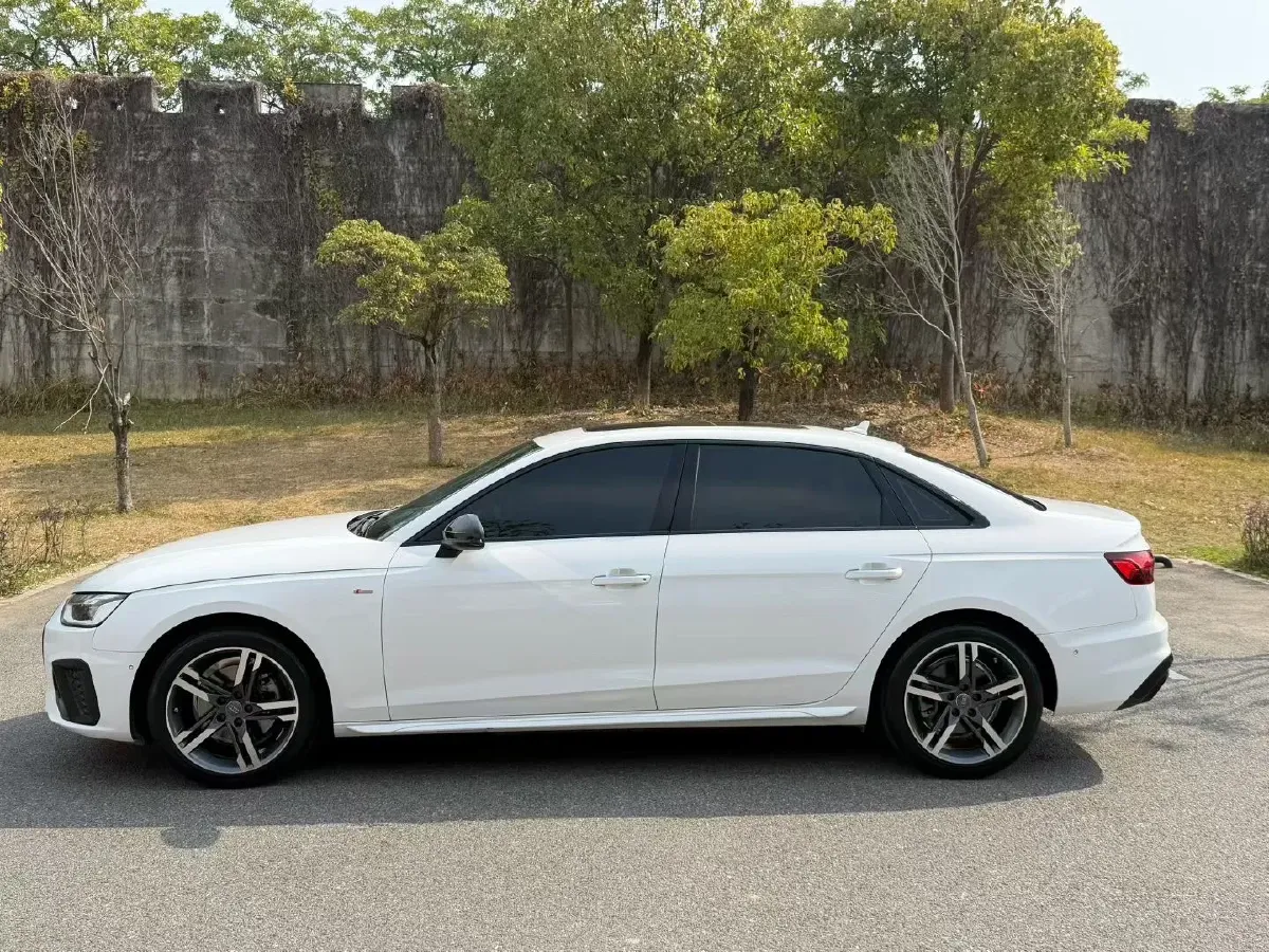 2020 Audi A4L 2.0T 190HP L4 7DCT,autocango,china used car exporter,china ev exporter,chinese used car exporter,chinese used ev exporter