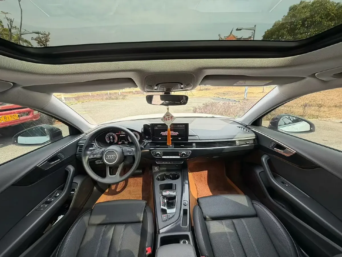 2020 Audi A4L 2.0T 190HP L4 7DCT,autocango,china used car exporter,china ev exporter,chinese used car exporter,chinese used ev exporter