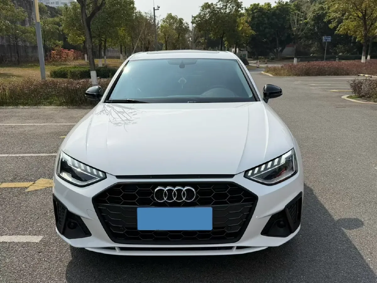 2020 Audi A4L 2.0T 190HP L4 7DCT,autocango,china used car exporter,china ev exporter,chinese used car exporter,chinese used ev exporter