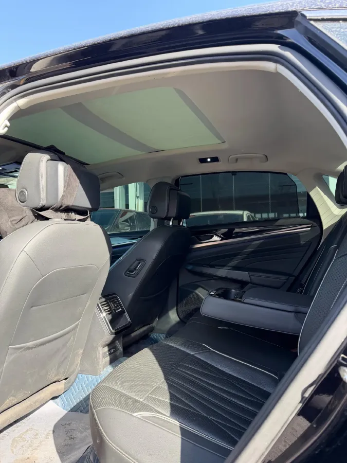 2022 Xpeng P7 BEV 60.2KWH,autocango,china used car exporter,china ev exporter,chinese used car exporter,chinese used ev exporter