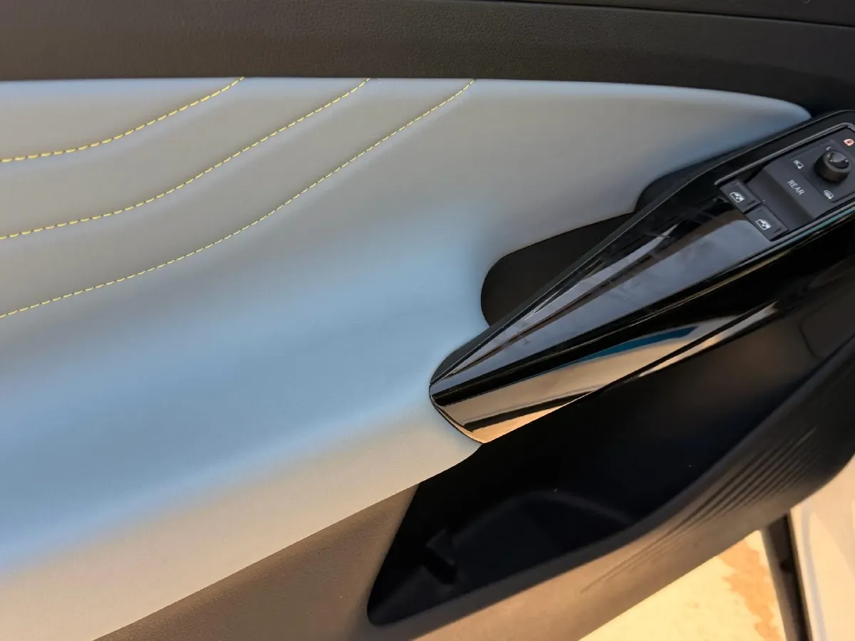 2025 Volkswagen ID.4 X BEV 52.8KWH,autocango,china used car exporter,china ev exporter,chinese used car exporter,chinese used ev exporter