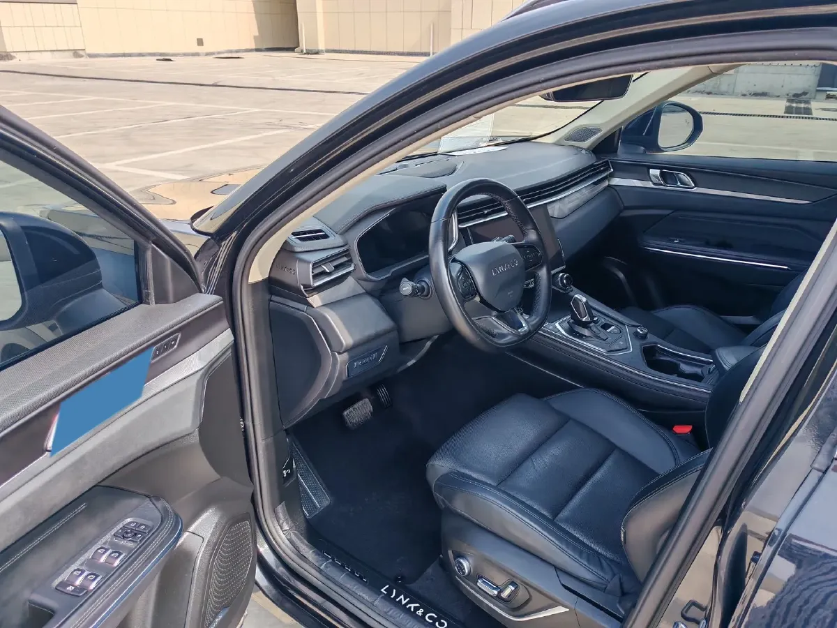 2021 LYNK&CO 01 2.0T 218HP L4 8AT,autocango,china used car exporter,china ev exporter,chinese used car exporter,chinese used ev exporter