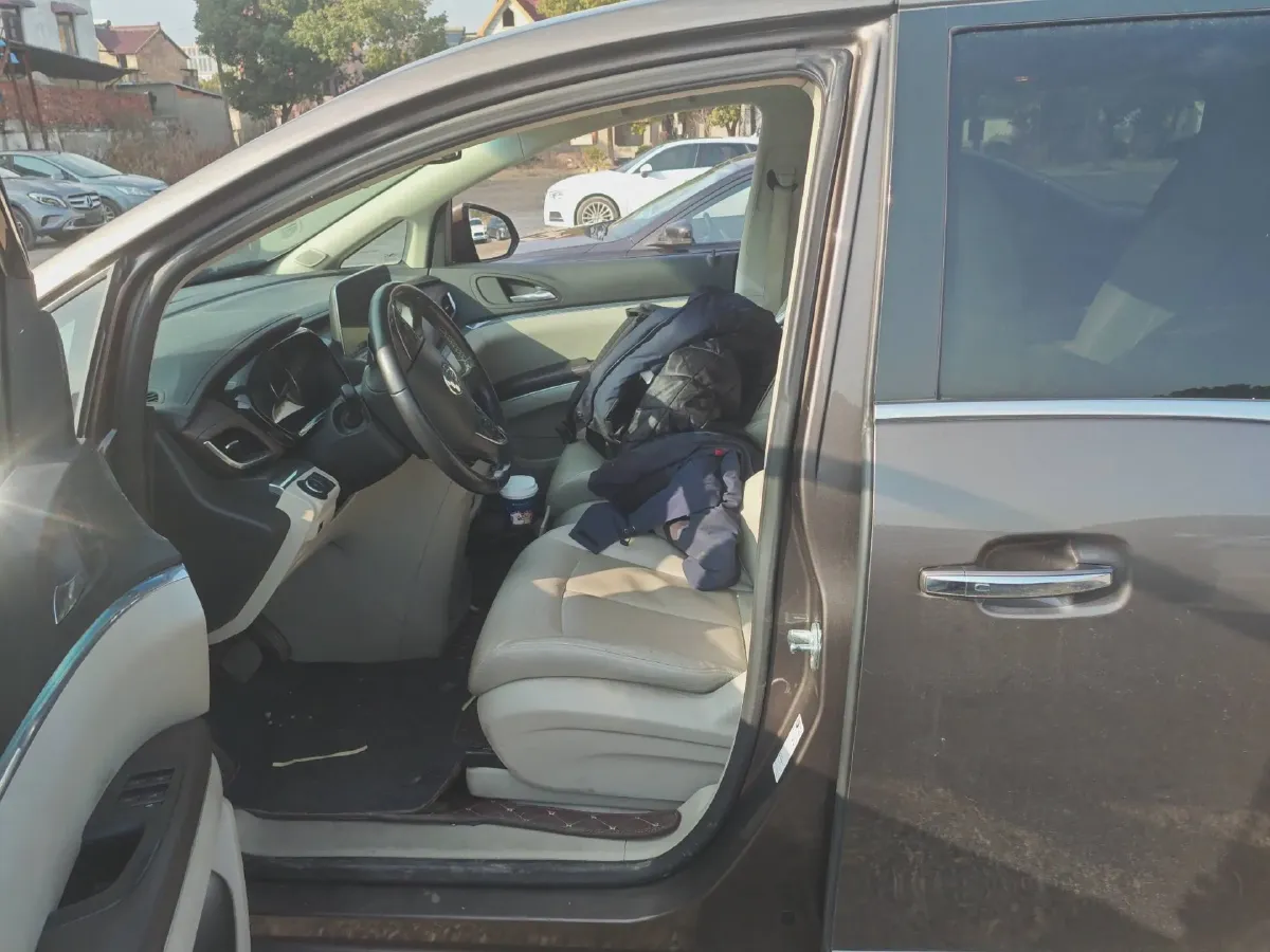 2021 Buick GL8 2.0T 237HP L4 9AT,autocango,china used car exporter,china ev exporter,chinese used car exporter,chinese used ev exporter